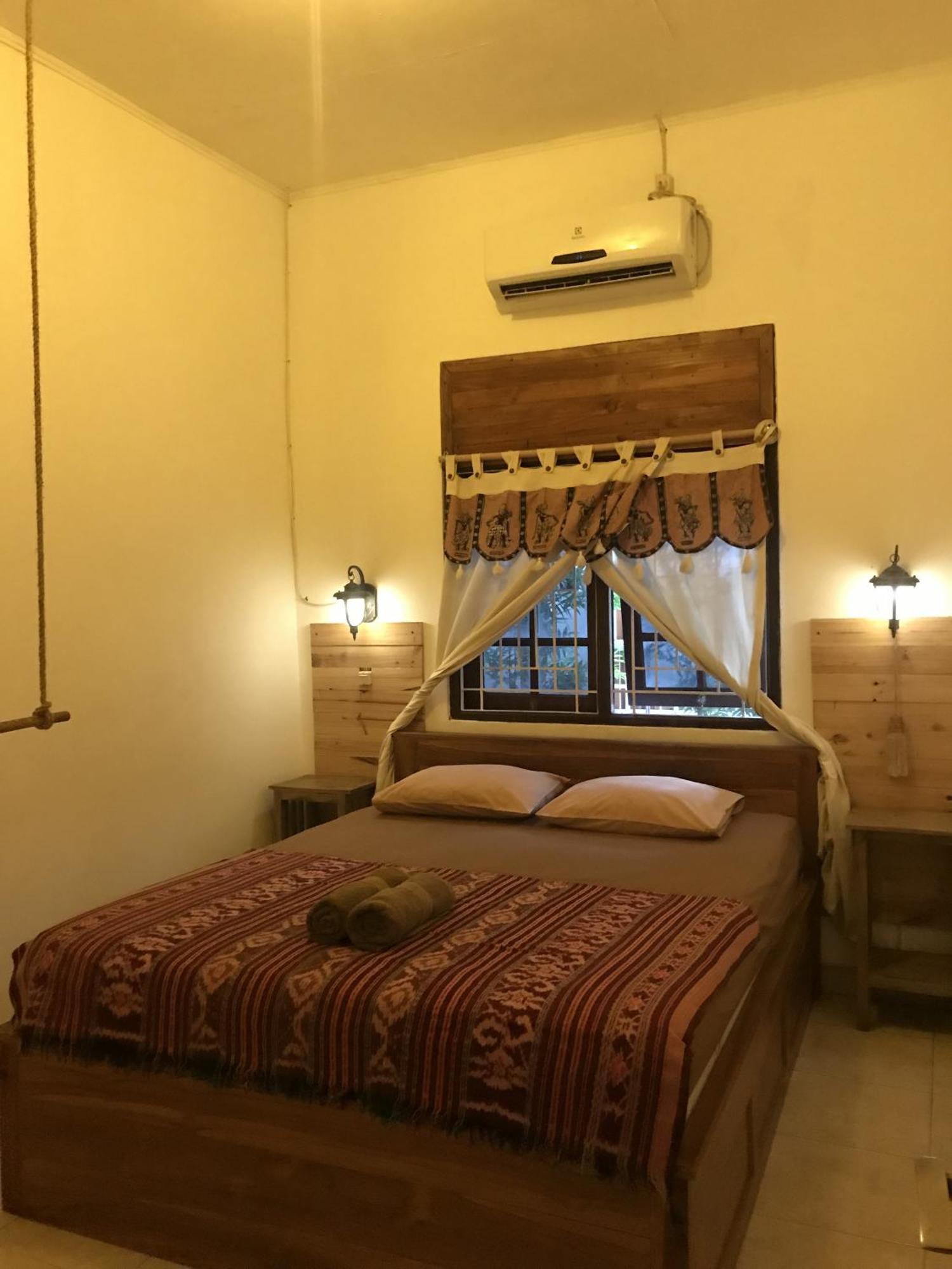 Hostel Wood Stone Yogyakarta Exterior foto